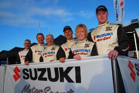 Suzuki Motorsports mandskab i Fårvang.